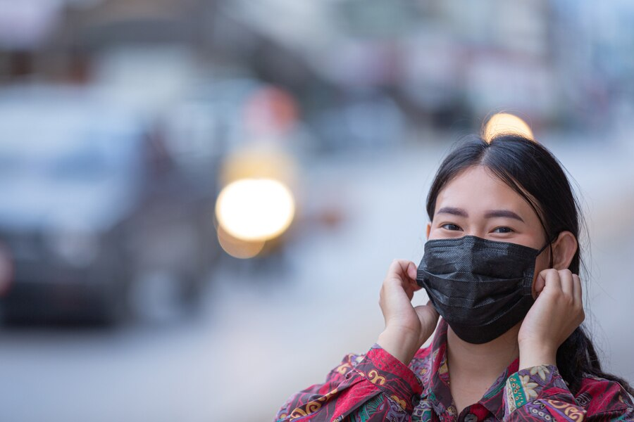 https://www.freepik.com/free-photo/young-woman-with-mask-during-pandemic_14449191.htm#query=pollution&position=43&from_view=search&track=sph