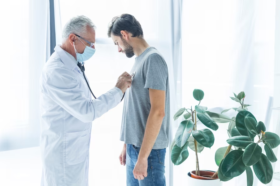 https://www.freepik.com/free-photo/doctor-examining-chest-patient_3029795.htm#query=arrhythmia&from_query=aritmia&position=46&from_view=search&track=sph