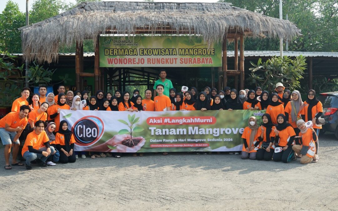 Aksi #LangkahMurni Tanam Mangrove Cleo di Ekowisata Mangrove Wonorejo Surabaya