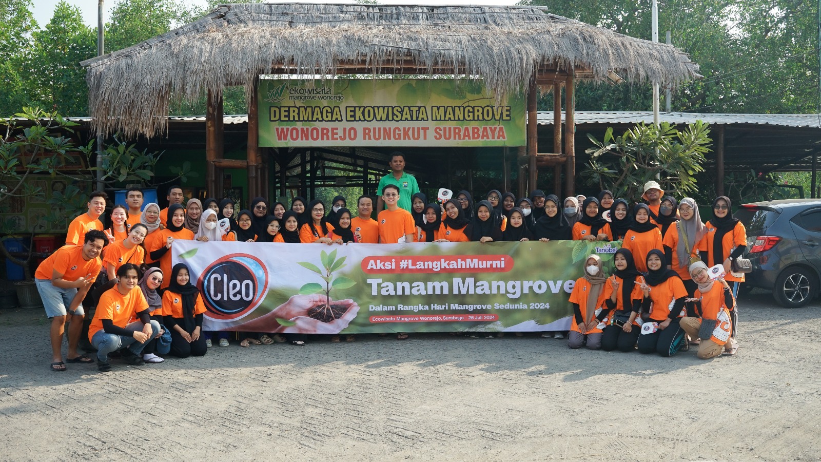 Aksi #LangkahMurni Tanam Mangrove Cleo di Ekowisata Mangrove Wonorejo Surabaya 3